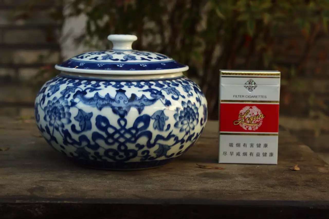 青花瓷仿古茶叶罐