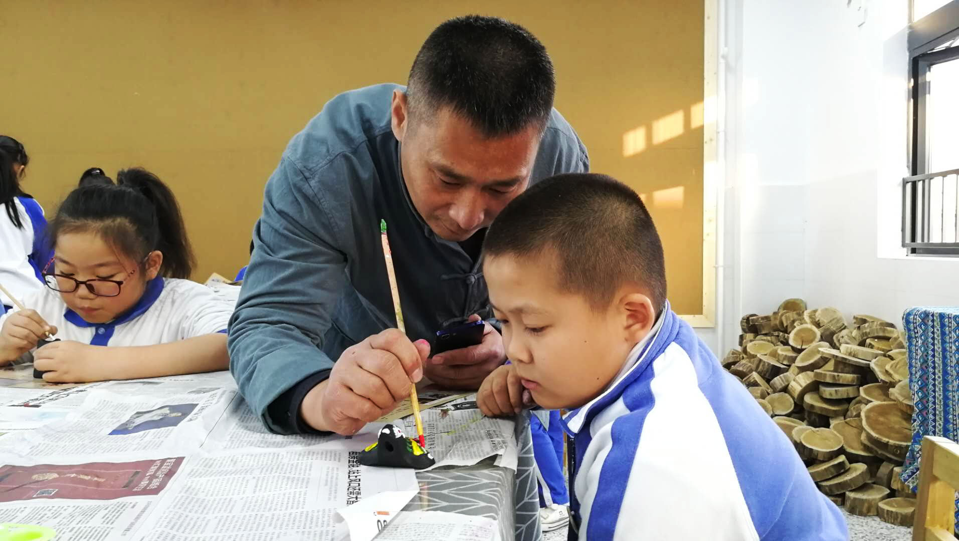 萌萌非遗“泥泥狗”校园重生记